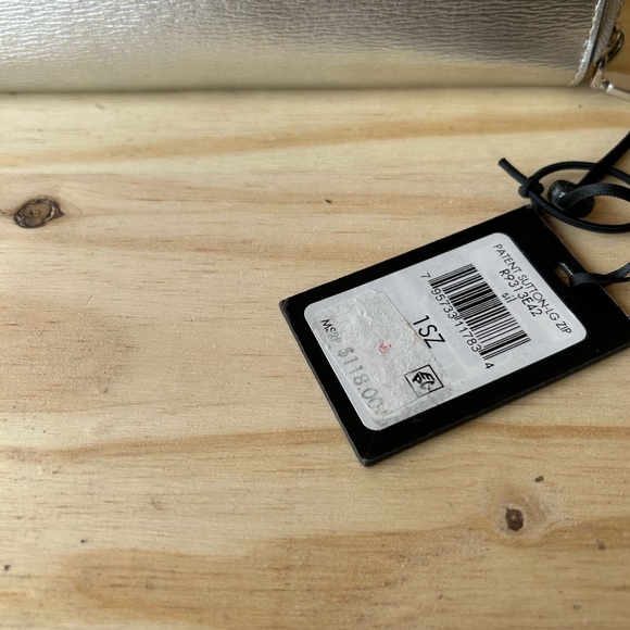 DKNY Silver Large Sutton Zipper Wallet Mothers Day Sale!! - Picture 2 of 8